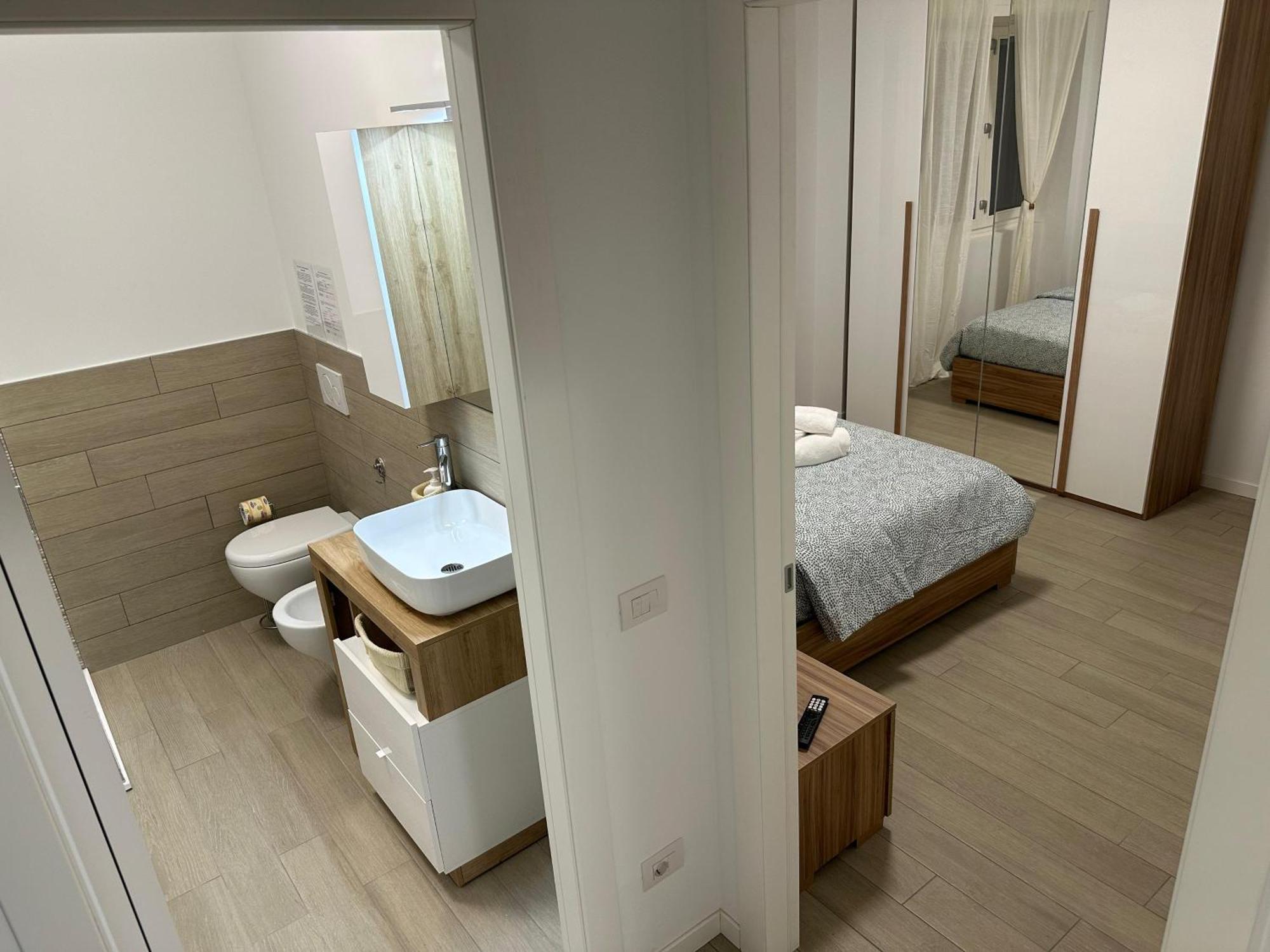 Casa Ideale Tim Appartmanti Moderni Vicina Al Centro Lecco Exterior foto