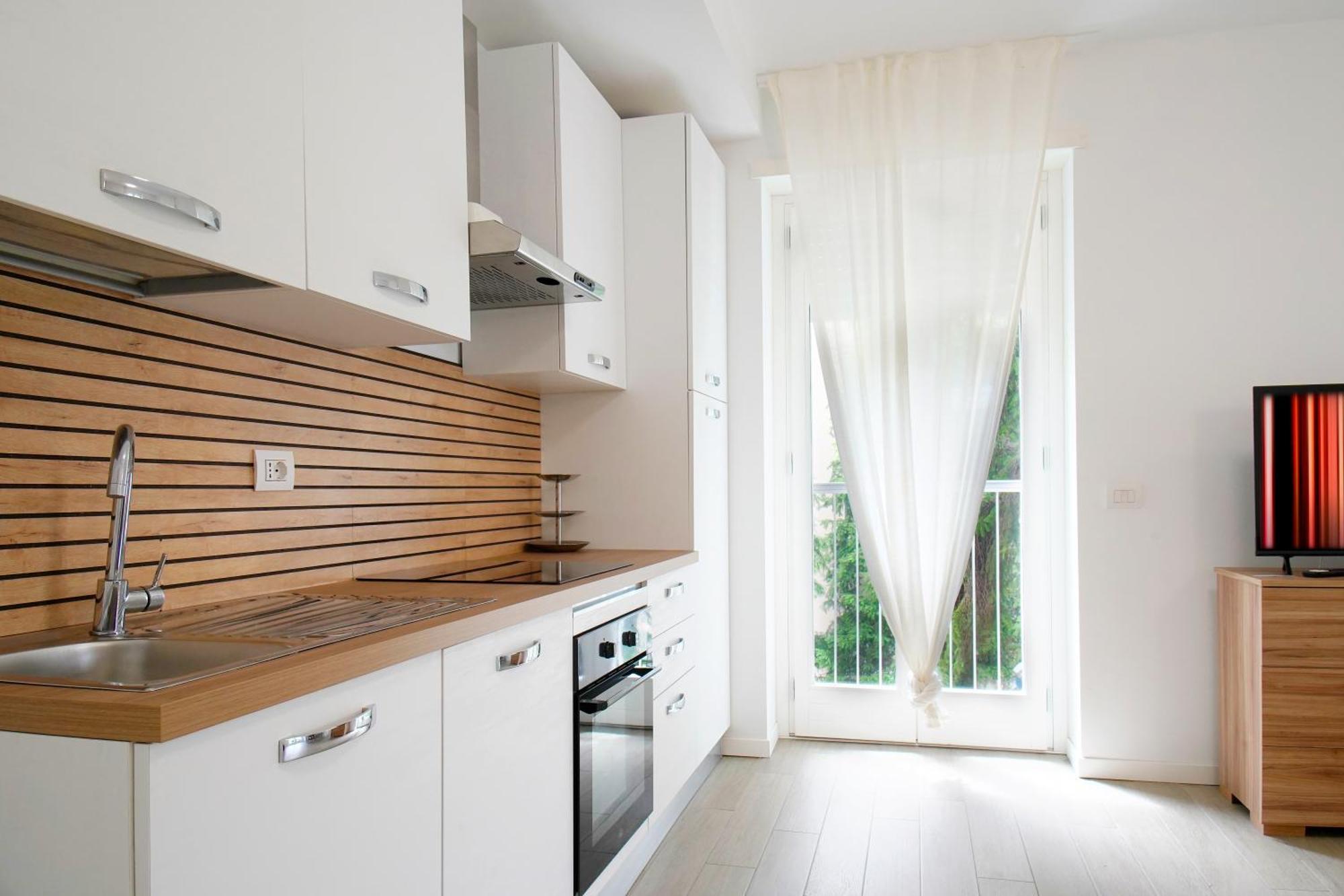 Casa Ideale Tim Appartmanti Moderni Vicina Al Centro Lecco Exterior foto