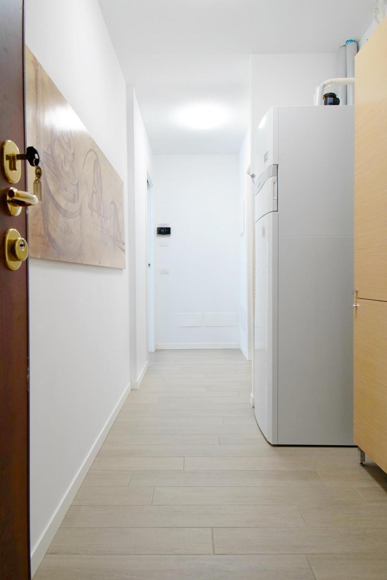 Casa Ideale Tim Appartmanti Moderni Vicina Al Centro Lecco Exterior foto